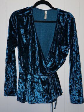 Peppermint Velvet Wrap Top – Teal Blue (Women’s M)